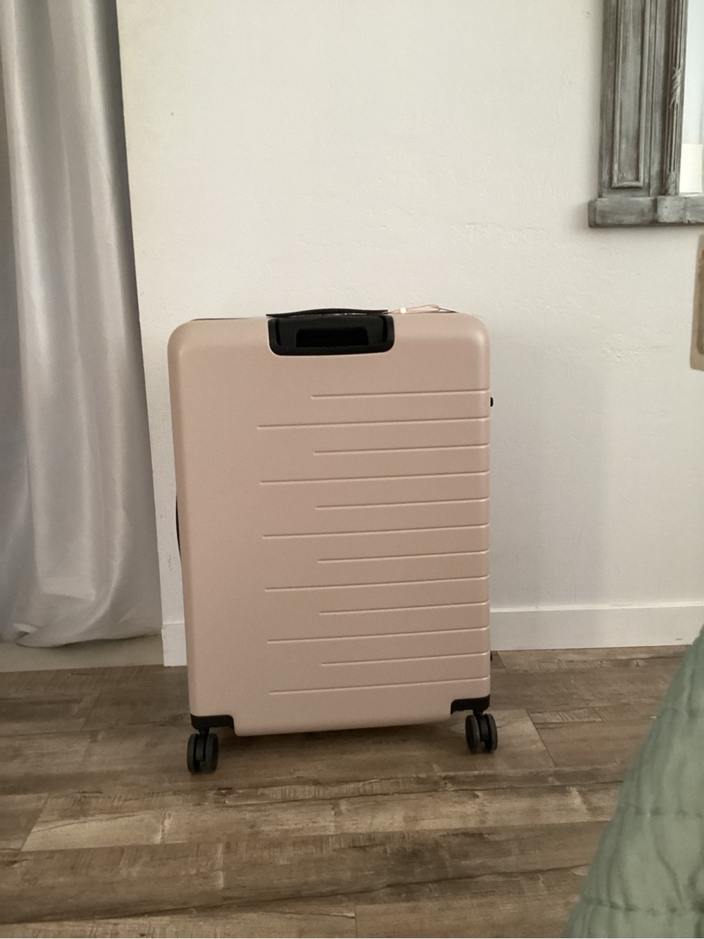 Quince Expandable Large Check In Luggage